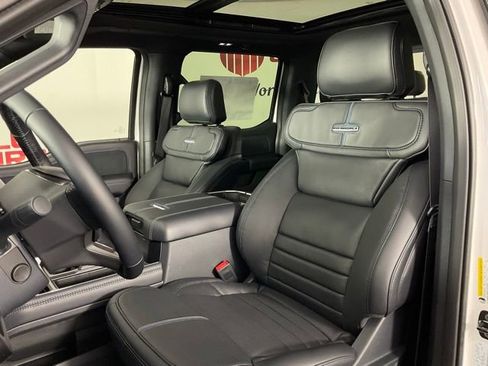 New 2026 Ford F250 Platinum image 14