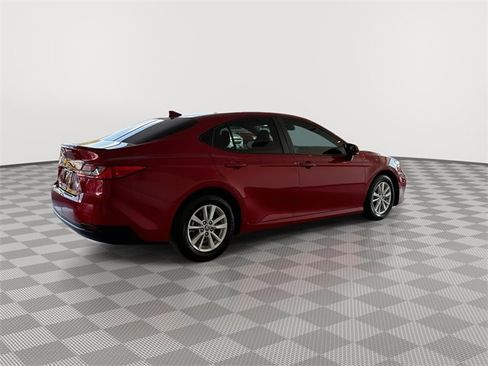 Used 2025 Toyota Camry LE w/ Convenience Package image 12