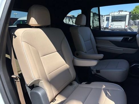 New 2026 Buick Enclave Preferred w/ Power Package FWD image 37