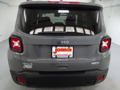 Certified 2022 Jeep Renegade Latitude w/ Convenience Group AWD/4WD image 22