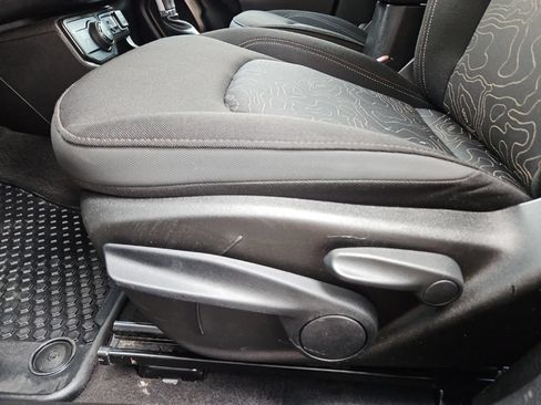 Used 2023 Jeep Renegade Latitude AWD/4WD image 22
