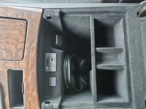 Used 2021 Cadillac Escalade Premium Luxury Platinum image 15