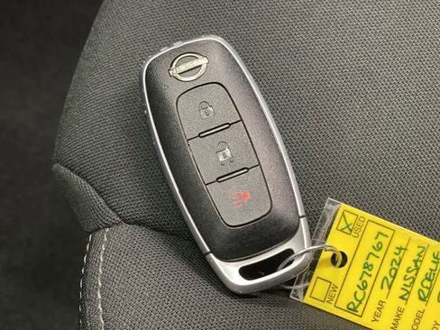 Used 2024 Nissan Rogue S AWD/4WD image 29