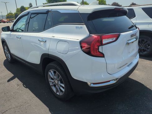 Used 2022 GMC Terrain SLT w/ Infotainment Package II AWD/4WD image 5