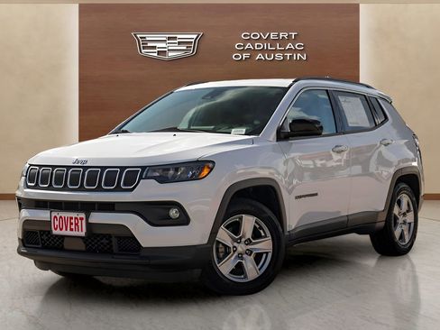 Used 2022 Jeep Compass Latitude w/ Convenience Group FWD image 1
