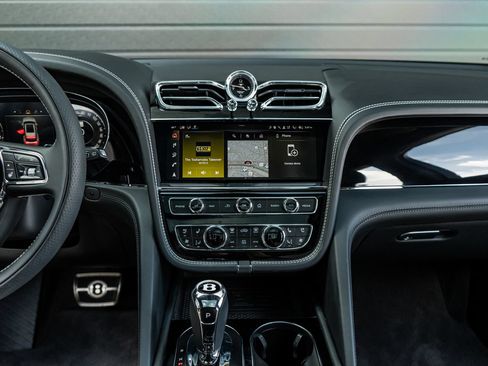 Certified 2026 Bentley Bentayga Speed AWD/4WD image 33