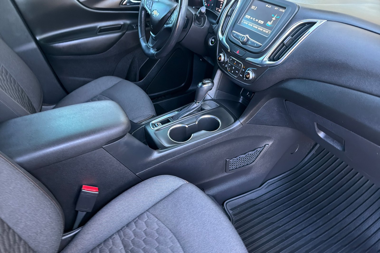 Used 2018 Chevrolet Equinox LT FWD image 20