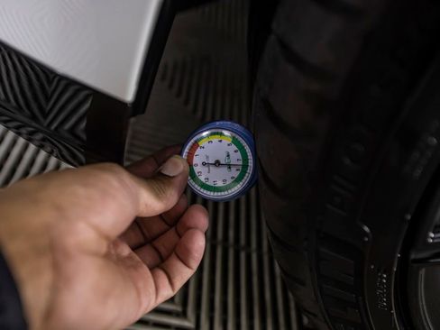 Used 2025 BMW M4 Coupe w/ Executive Package image 47