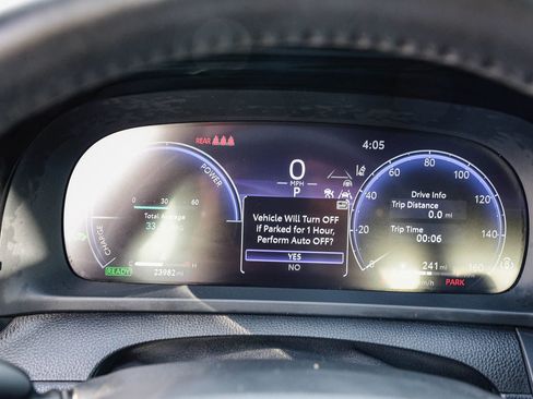 Certified 2023 Toyota Crown XLE image 27