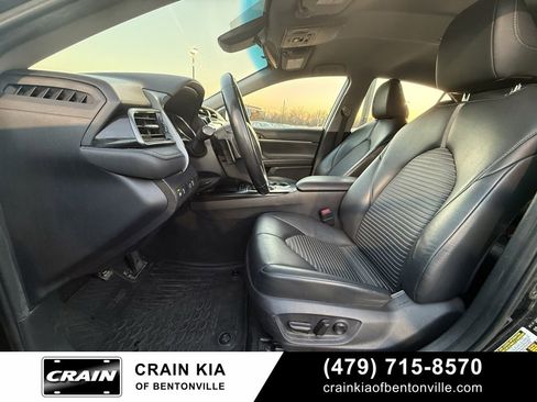 Used 2019 Toyota Camry SE image 21