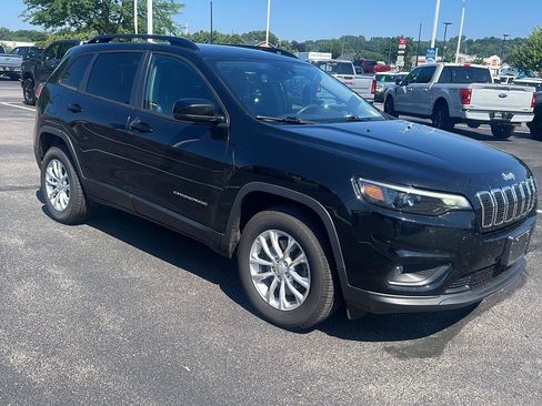 Used 2022 Jeep Cherokee Latitude Lux w/ Mopar Interior Package AWD/4WD image 2