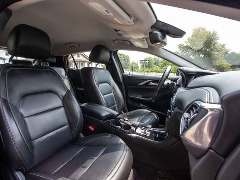 Used 2017 INFINITI QX30 w/ Cargo Package image 20