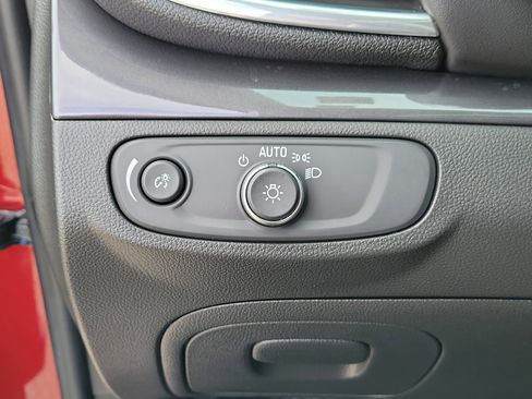 Used 2021 Buick Encore Preferred w/ Safety Package image 20