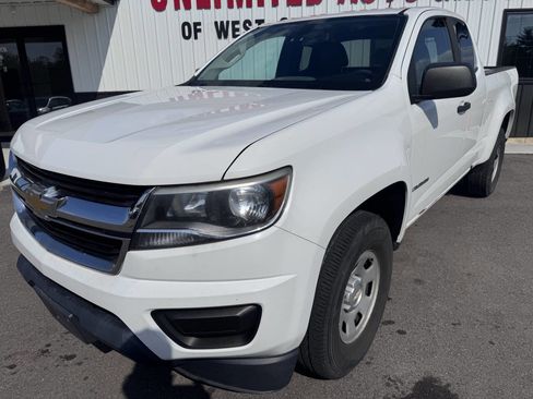 Used 2018 Chevrolet Colorado W/T RWD image 2