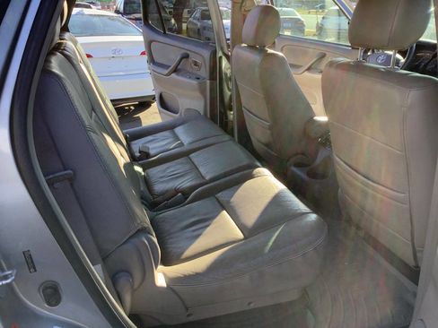 Used 2007 Toyota Sequoia SR5 image 30