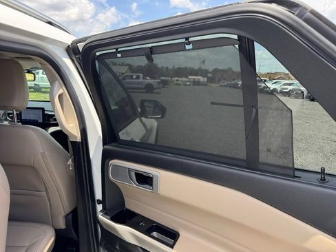 Certified 2022 Ford Explorer Limited w/ Equipment Group 301A RWD image 34