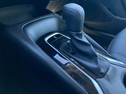 Used 2025 Toyota Corolla LE image 21