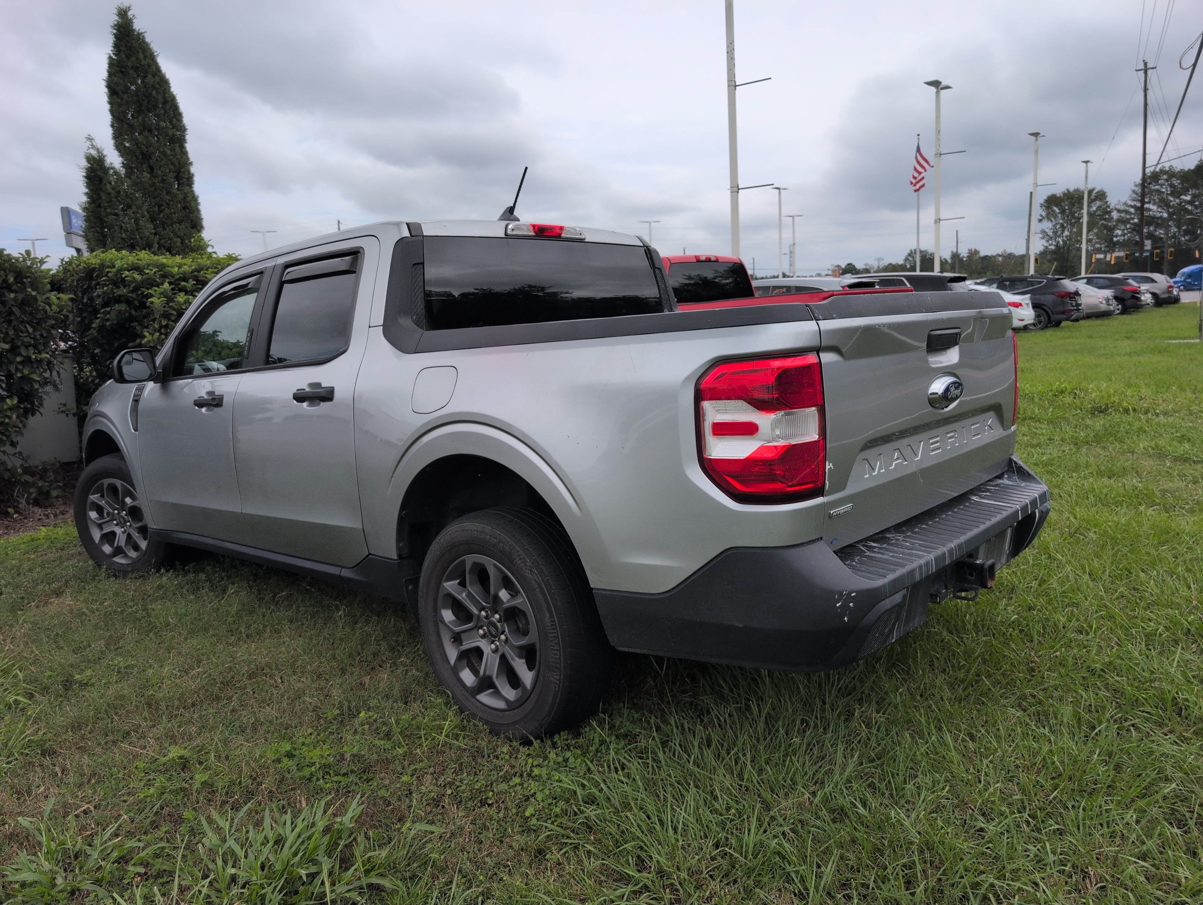 Used 2023 Ford Maverick XLT FWD image 3