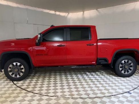 Used 2024 Chevrolet Silverado 2500 Custom w/ Custom Value Package image 5