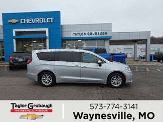 Used 2023 Chrysler Pacifica Touring-L video 1
