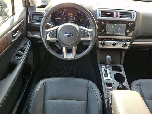 Used 2017 Subaru Outback 2.5i Limited image 12