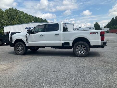 Used 2024 Ford F250 Lariat w/ Chrome Package AWD/4WD image 8