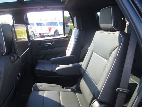 Used 2025 GMC Yukon Elevation w/ Elevation Premium Package AWD/4WD image 23