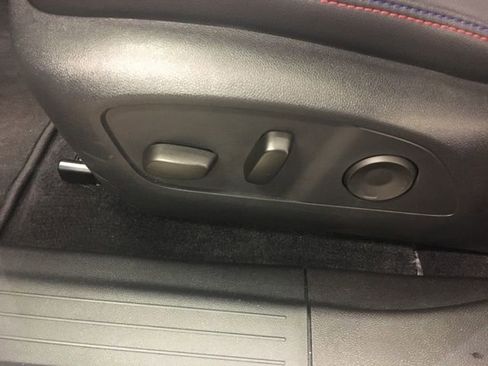 Used 2024 Chevrolet Equinox EV RS FWD image 36