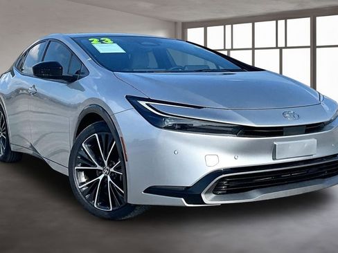 Used 2023 Toyota Prius XLE image 3