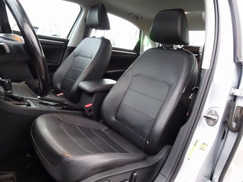 Used 2017 Volkswagen Passat 1.8T SE image 11