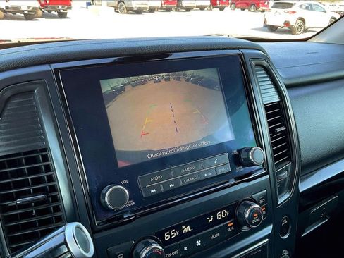 Used 2023 Nissan Titan SV w/ SV Convenience Package image 23