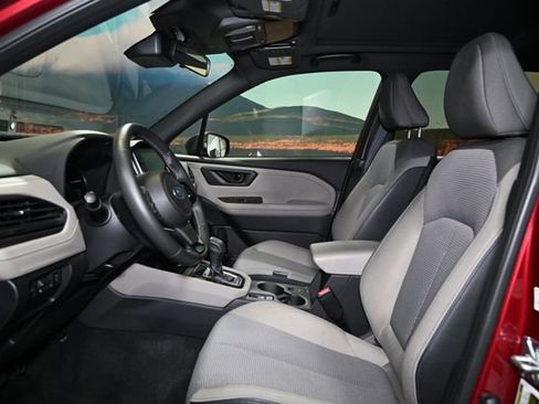 Used 2025 Subaru Forester Premium AWD/4WD image 22