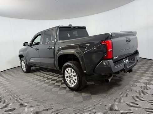 Used 2026 Toyota Tacoma SR5 AWD/4WD image 8