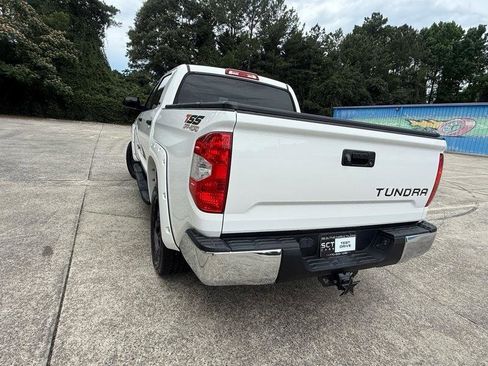 Used 2017 Toyota Tundra SR5 w/ SR5 Upgrade Package RWD image 11