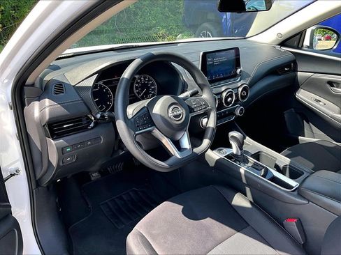 Used 2024 Nissan Sentra SV FWD image 8