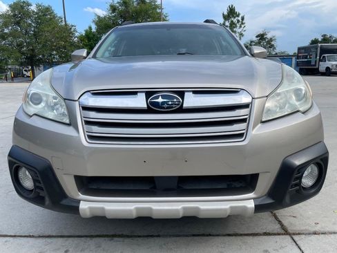 Used 2014 Subaru Outback 3.6R Limited w/ Moonroof Package AWD/4WD image 2