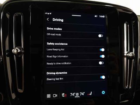 Certified 2025 Volvo XC40 B5 Plus image 27