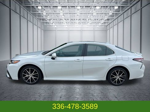 Used 2024 Toyota Camry SE FWD image 2