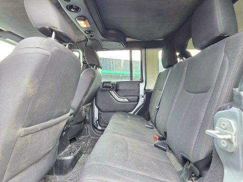 Used 2015 Jeep Wrangler Unlimited Sport w/ Quick Order Package 24S AWD/4WD image 9