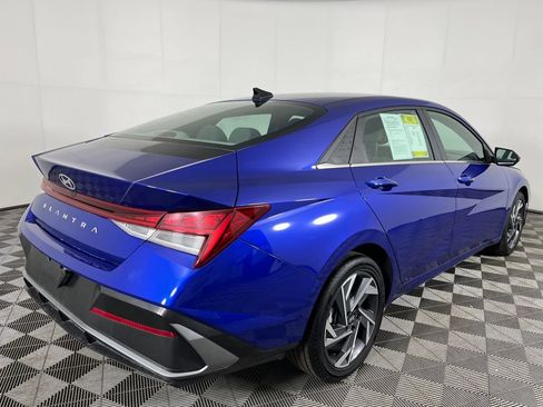 Used 2025 Hyundai Elantra SEL image 6