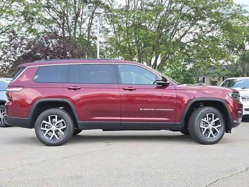 Used 2025 Jeep Grand Cherokee L Limited image 30