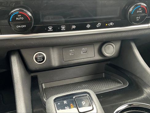 Certified 2023 Nissan Rogue SV image 39