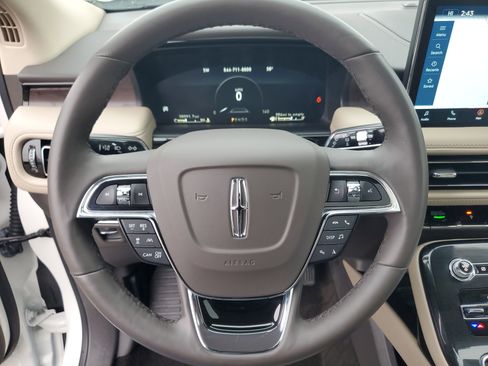 Certified 2022 Lincoln Nautilus Reserve w/ Equipment Group 201A image 14