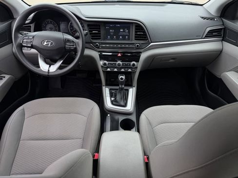 Used 2020 Hyundai Elantra SEL FWD image 10