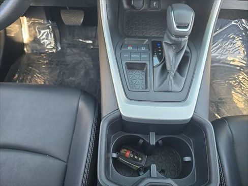 Certified 2022 Toyota RAV4 XLE Premium image 18