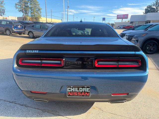 Used 2022 Dodge Challenger SXT w/ Driver Convenience Group RWD image 7