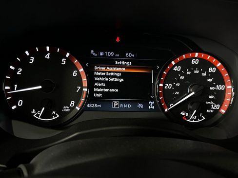 Used 2025 Nissan Frontier PRO-4X w/ Interior Protection Package image 17