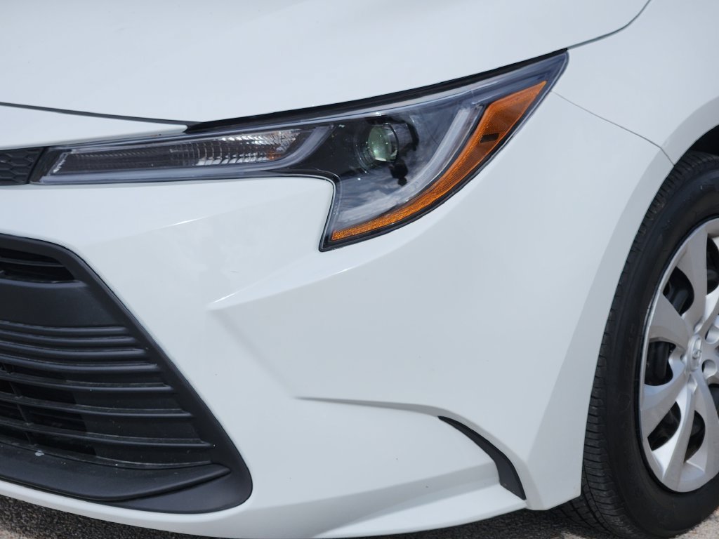 Used 2024 Toyota Corolla LE FWD image 5