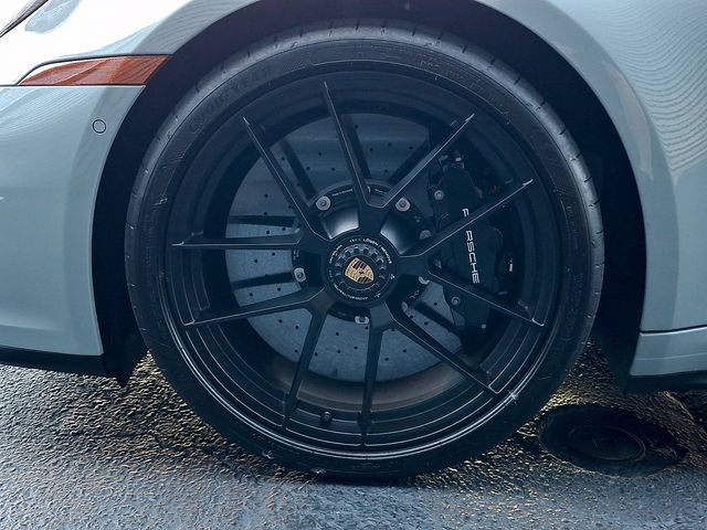 Certified 2025 Porsche 911 Targa 4 GTS AWD/4WD image 15
