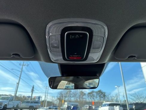 Used 2024 Hyundai Elantra SEL image 39